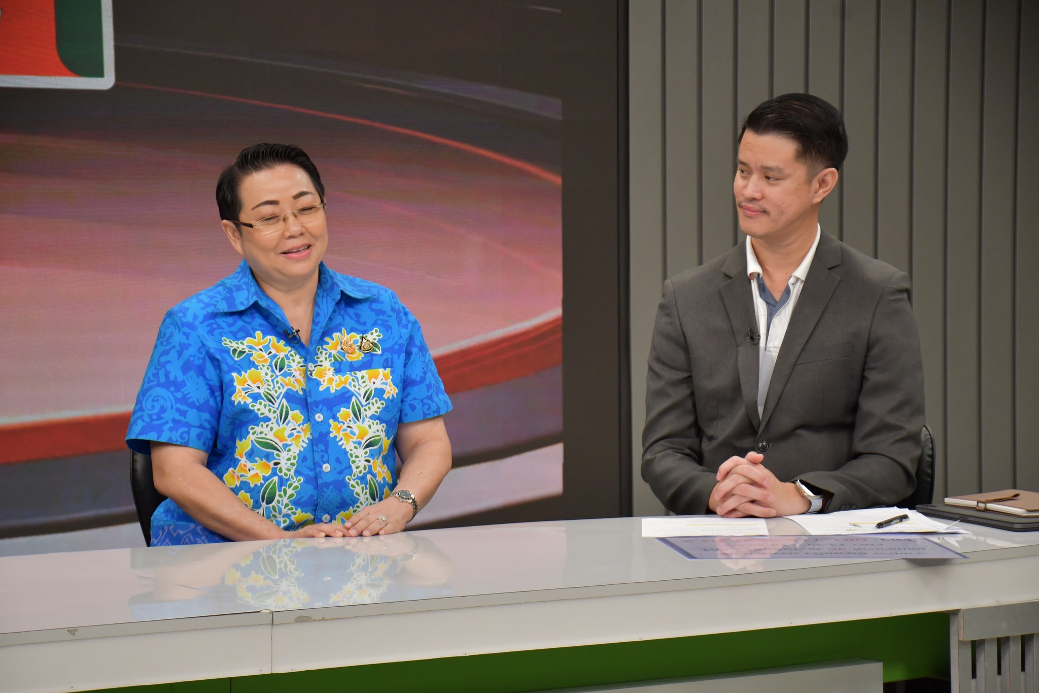 ทนายธนวิน ในรายการสนามเป้าบรรเทาทุกข์